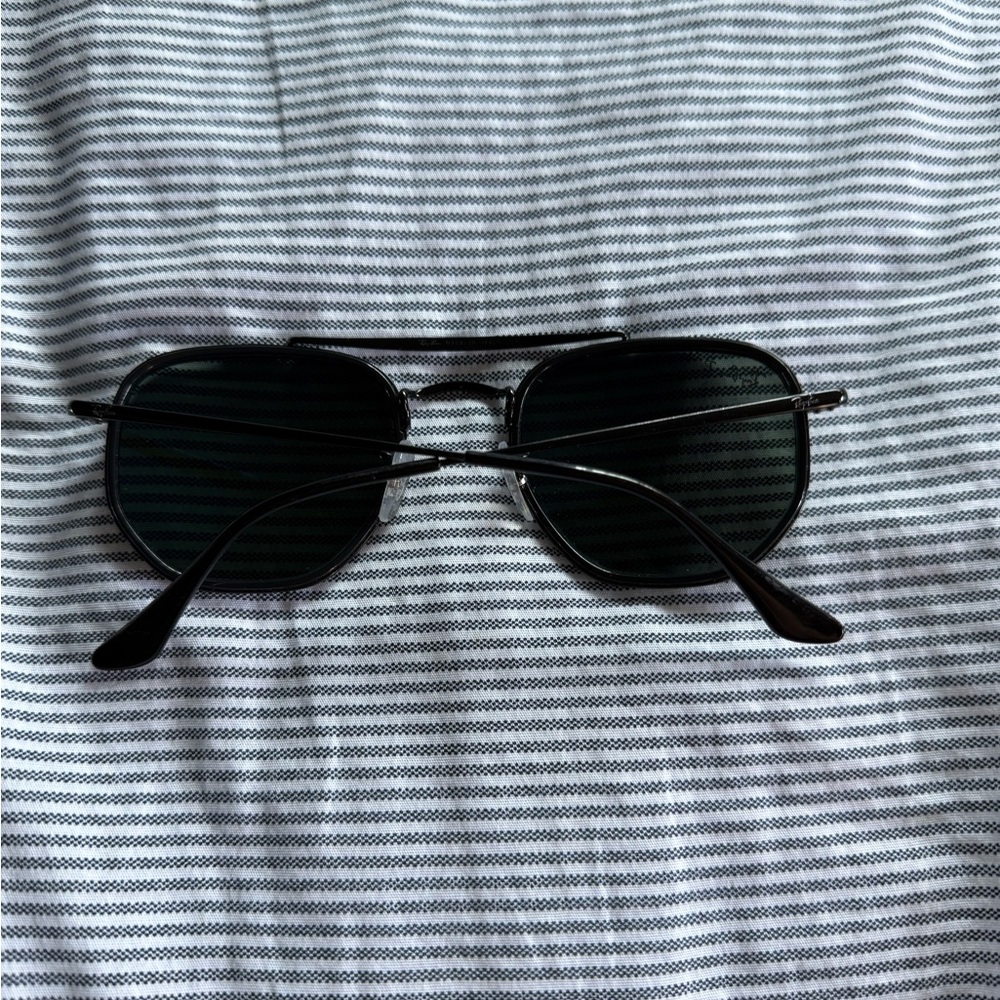 Ray-Ban Black Aviator Sunglasses - Picture 3 of 4